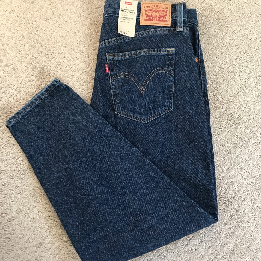 Levi’s High Waisted Mom Jeans Size 32 Inseam 27
